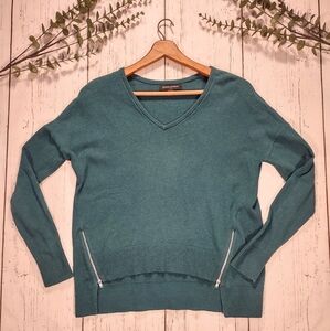 Banana Republic Factory V-Neck Zip Vent Hem Sweater